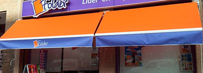 Instalacion de toldos punto recto en Lleida.