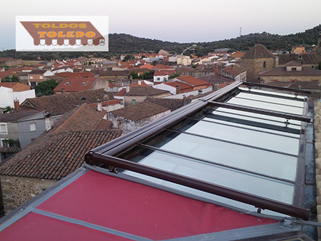 Instalacion de toldos veranda en Cervera de los Montes.